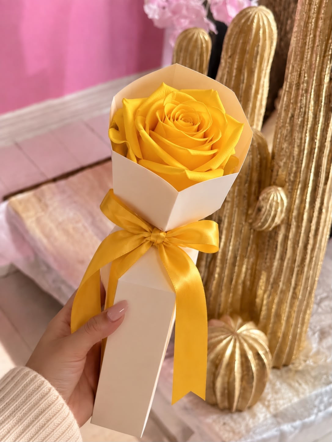 SINGLE ROSE