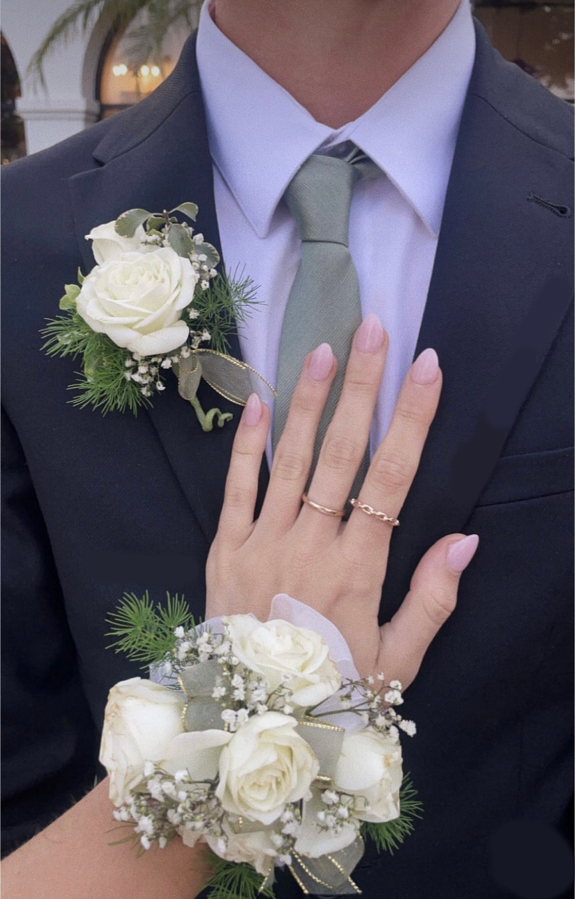 CORSAGE Y BOUTONNIERE A JUEGO