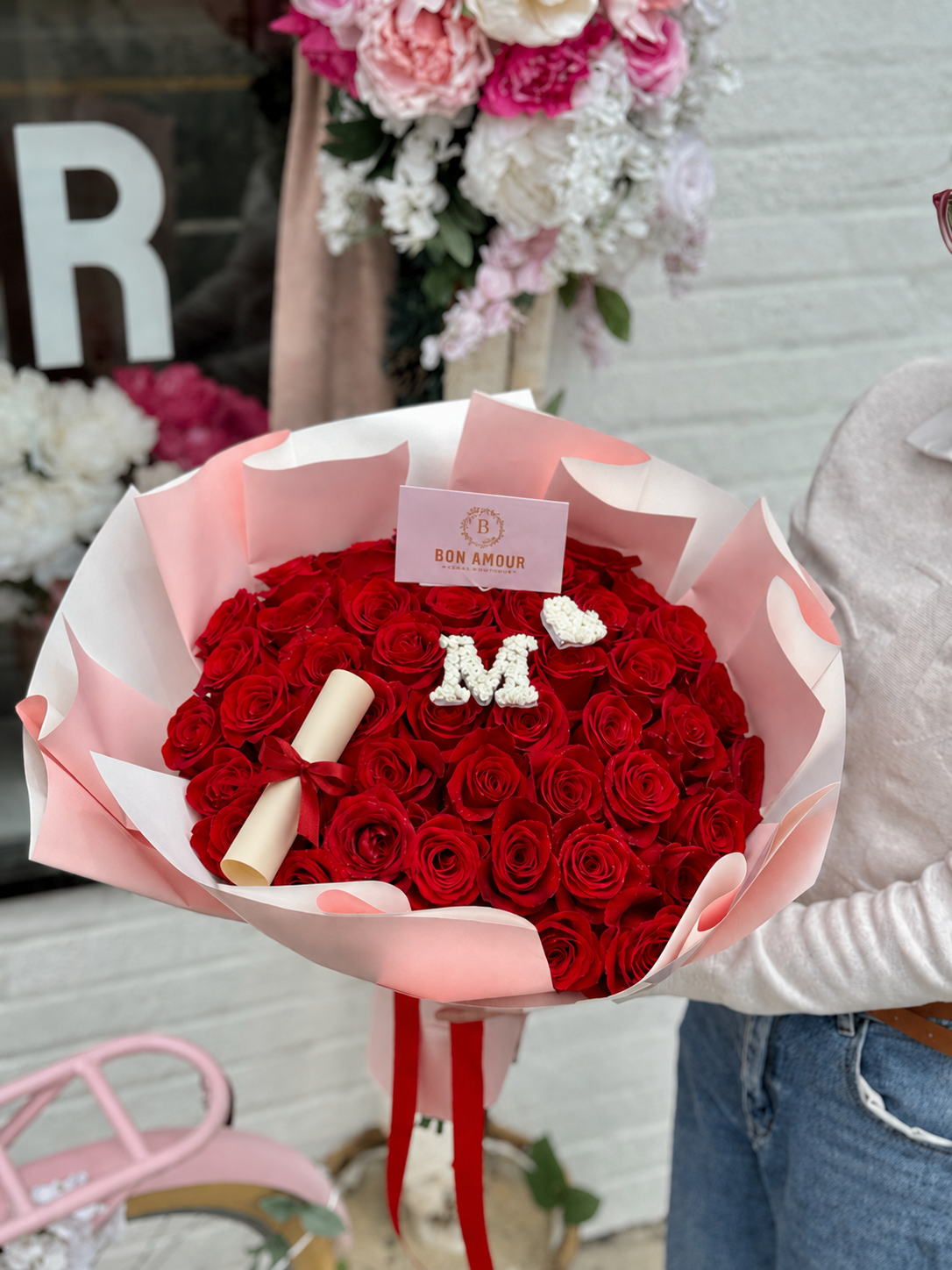 INITIAL LETTER GRAD BOUQUET