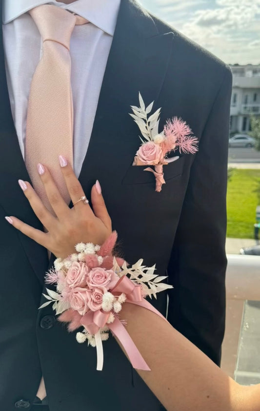 CORSAGE Y BOUTONNIERE A JUEGO