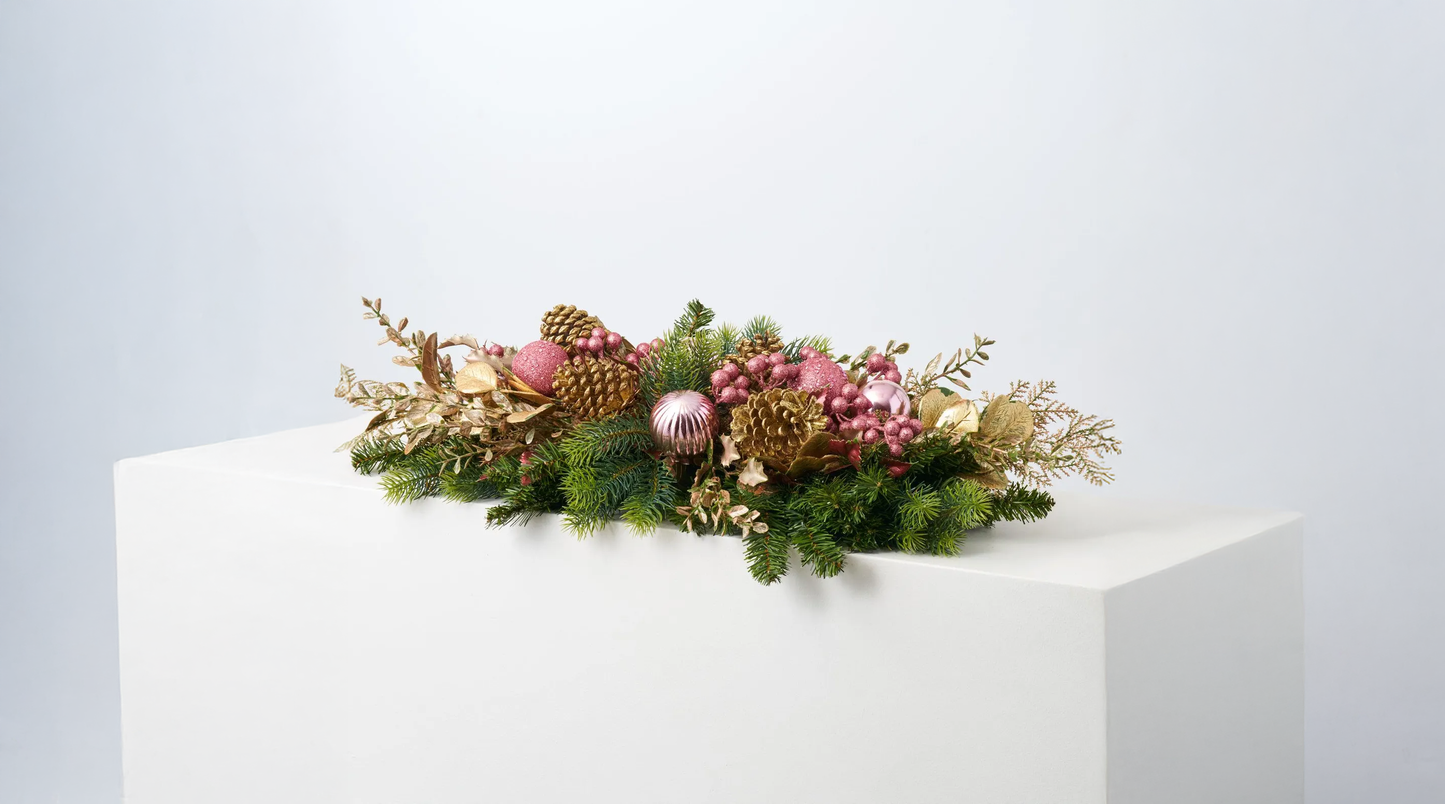 HOLIDAY CENTER PIECE